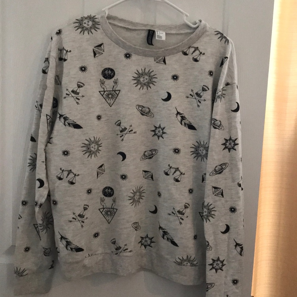 Light Gray H&M sweatshirt.